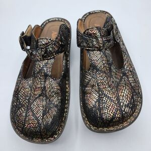 Alegria Leather Leaf Design Sandals